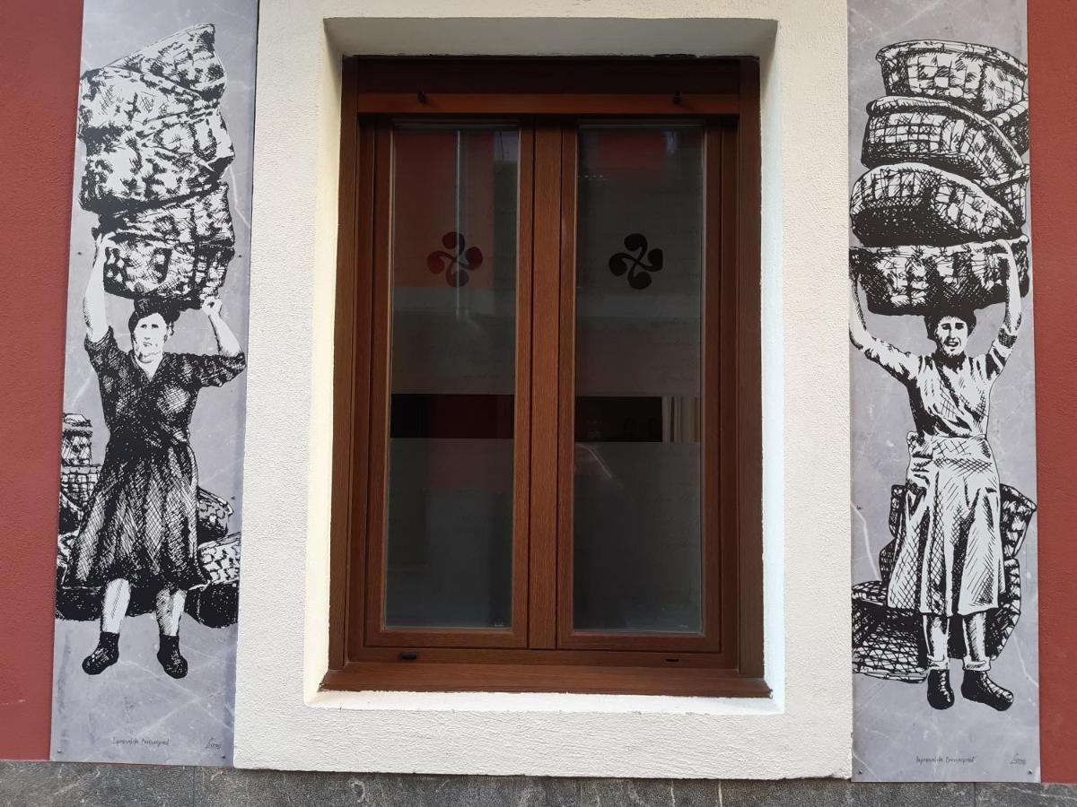 Andra Mari Apartamentu Turistikoak Bermeo Exterior foto